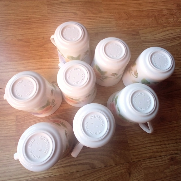 *Vintage Corning Wear, Corelle,  Summer Blush pattern, 8 cups, 8 saucers - Picture 10 of 16